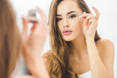 Pourquoi le microblading à paris reste la meilleure option pour un look naturel