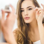 Peut-on cumuler microblading à paris et extensions de cils ?
