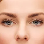Les meilleurs salons de microblading à paris