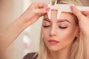 Microblading à paris : les soins à éviter après la séance
