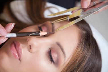 Le top 10 des salons de microblading à paris