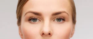 Microblading à paris : comment prévenir la décoloration des pigments ?